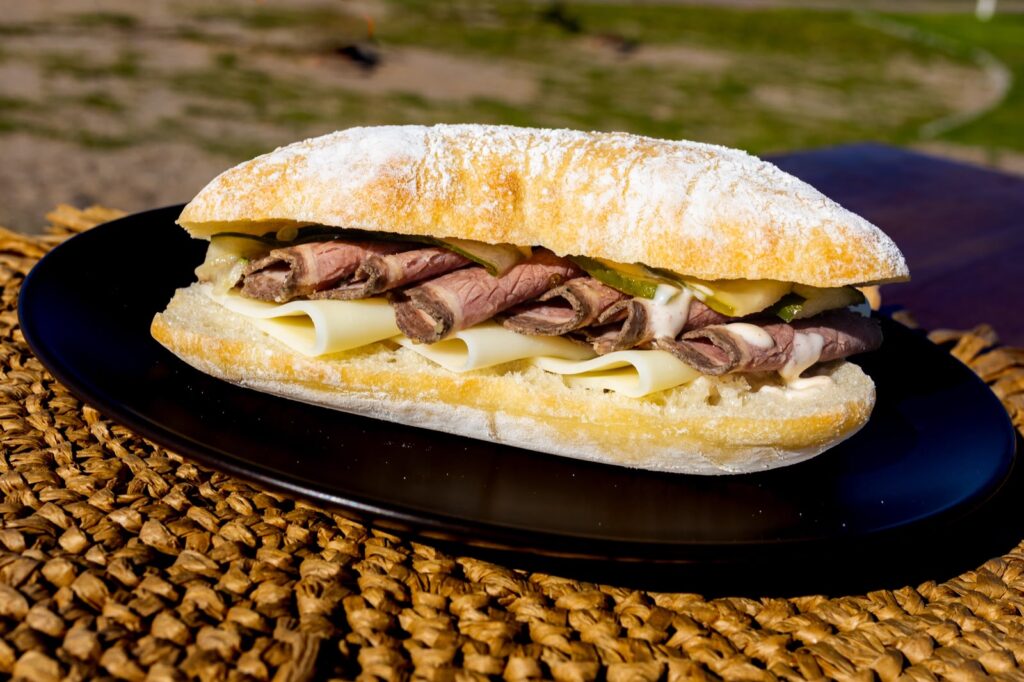 Cafe Melanina Sanduba de Pastrami 1