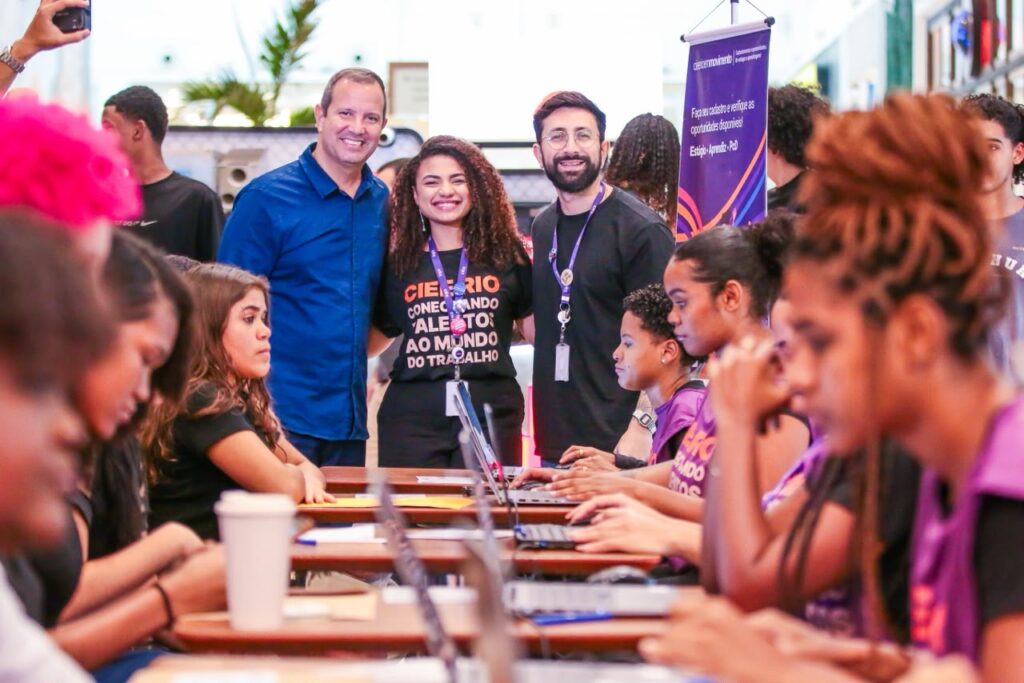 Prefeitura de Meriti e CIEE unem forças para o primeiro emprego 171 Foto 2 CIEE e Prefeitura promoveram iniciativa para centenas de jovens