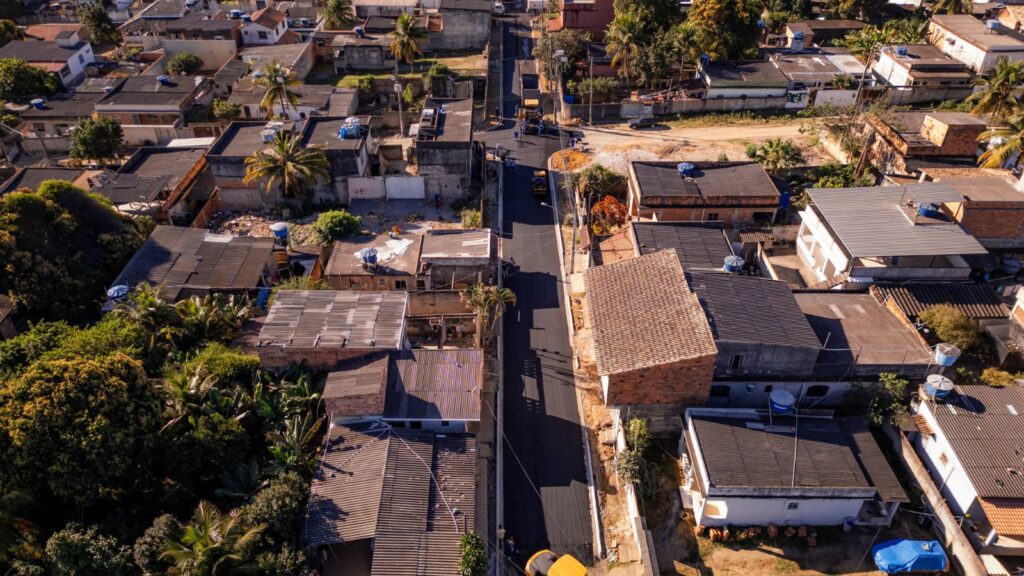 Itaboraí avança com obras de pavimentação em Vila Brasil 167 Itaborai avanca com obras de pavimentacao em Vila Brasil