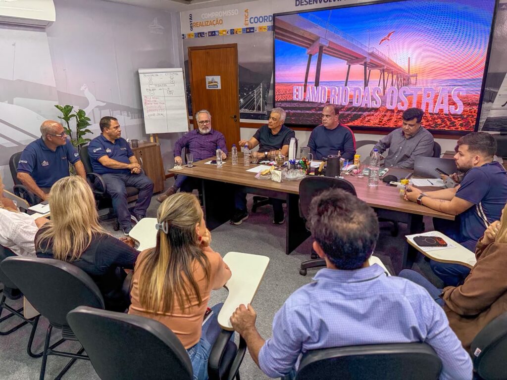 Reuniao com gestores das unidades emergenciais de saude 3