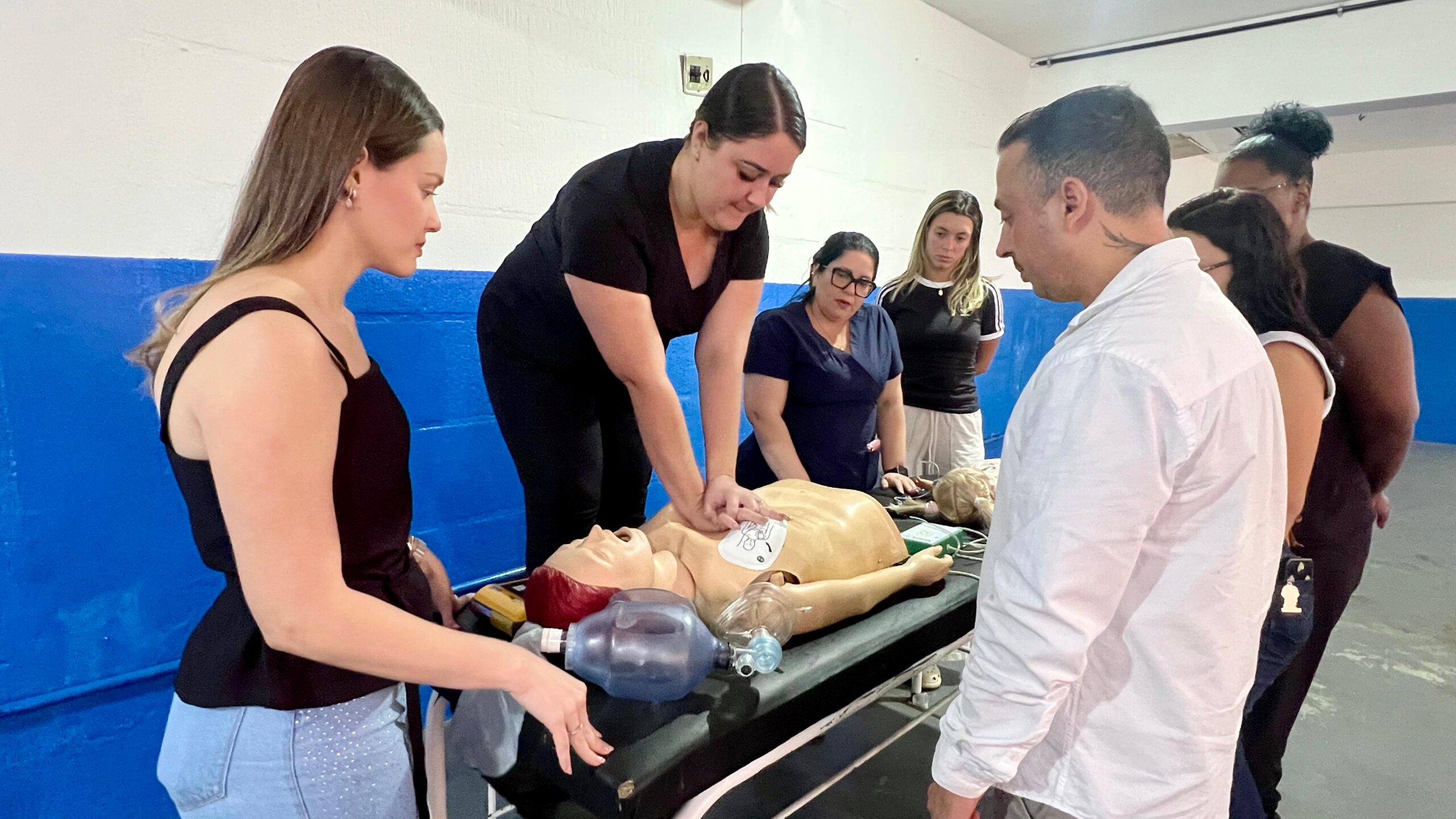 Belford Roxo capacita profissionais de saúde para uso de desfibrilador automático 159 1 CARDIO scaled
