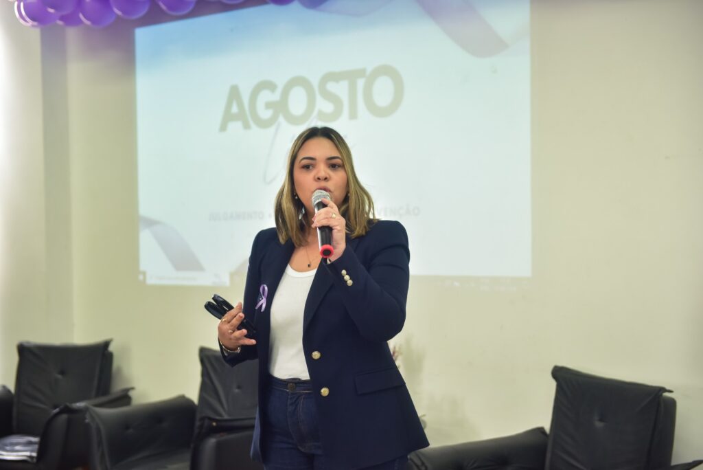 Assistência Social e Cidadania promove evento de Combate à Violência Contra a Mulher - 20 anos da Lei Maria da Penha 171 3 MARIA DA PENHA PALESTRANTE KARINA KARLAN FOTOS DANIEL RUBAO