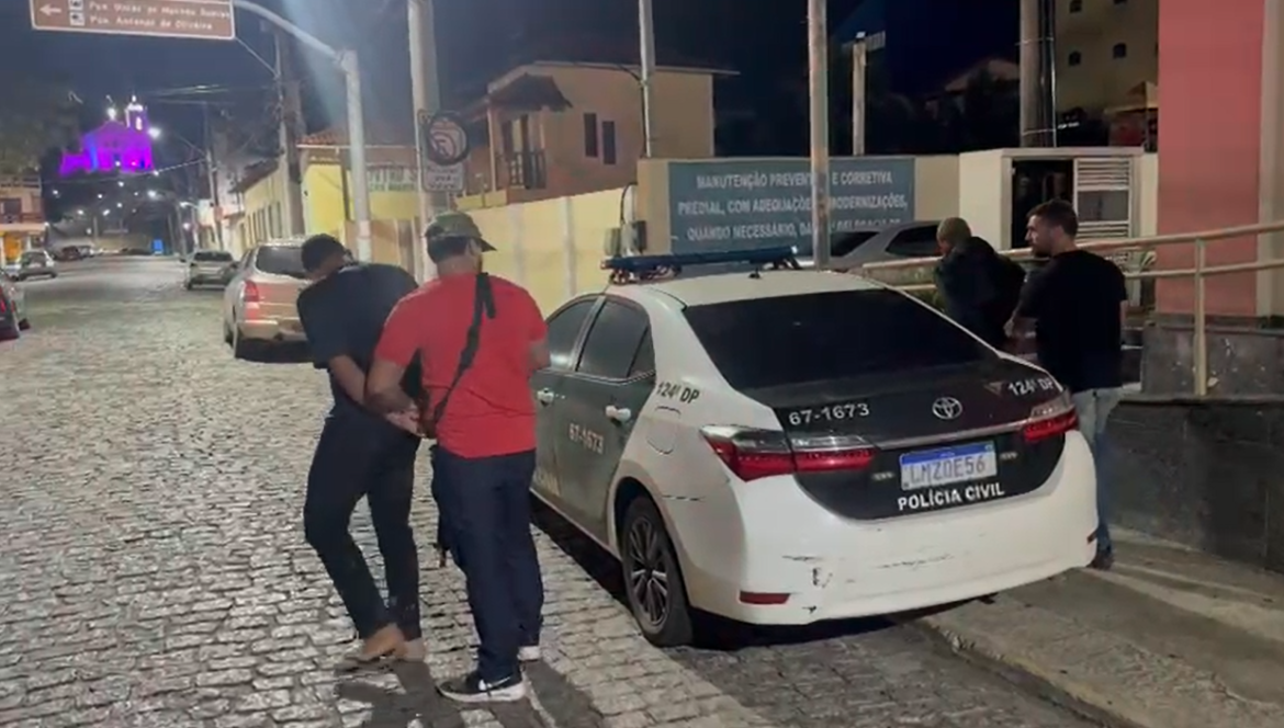 policia-civil-prende-dois-suspeitos-e-apreende-drogas-em-saquarema policia-civil-prende-dois-suspeitos-e-apreende-drogas-em-saquarema
