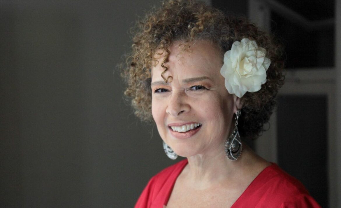 beth-bruno-celebra-50-anos-de-musica-no-theatro-municipal beth-bruno-celebra-50-anos-de-musica-no-theatro-municipal