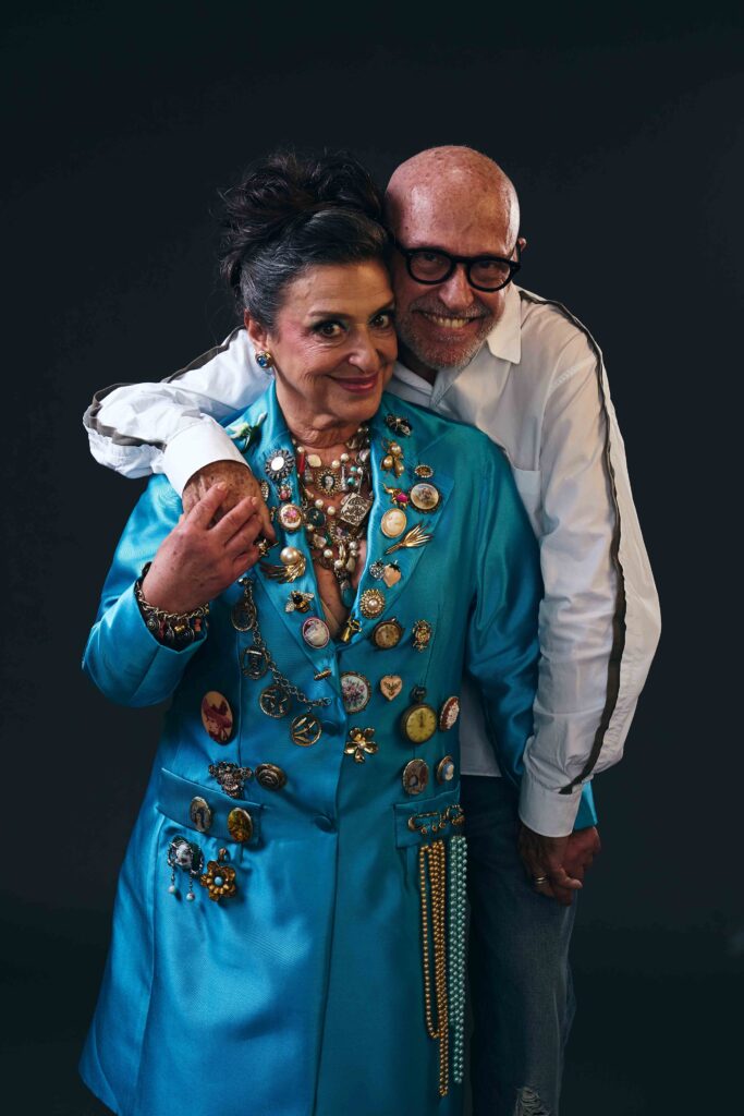 Grace Gianoukas estreia "Dora", comédia inédita de Thereza Falcão, no Teatro dos Quatro 194 5 Grace Gianoukas e o diretor Gilberto Gawronski Credito fotografico Joao Pedro Hachiya