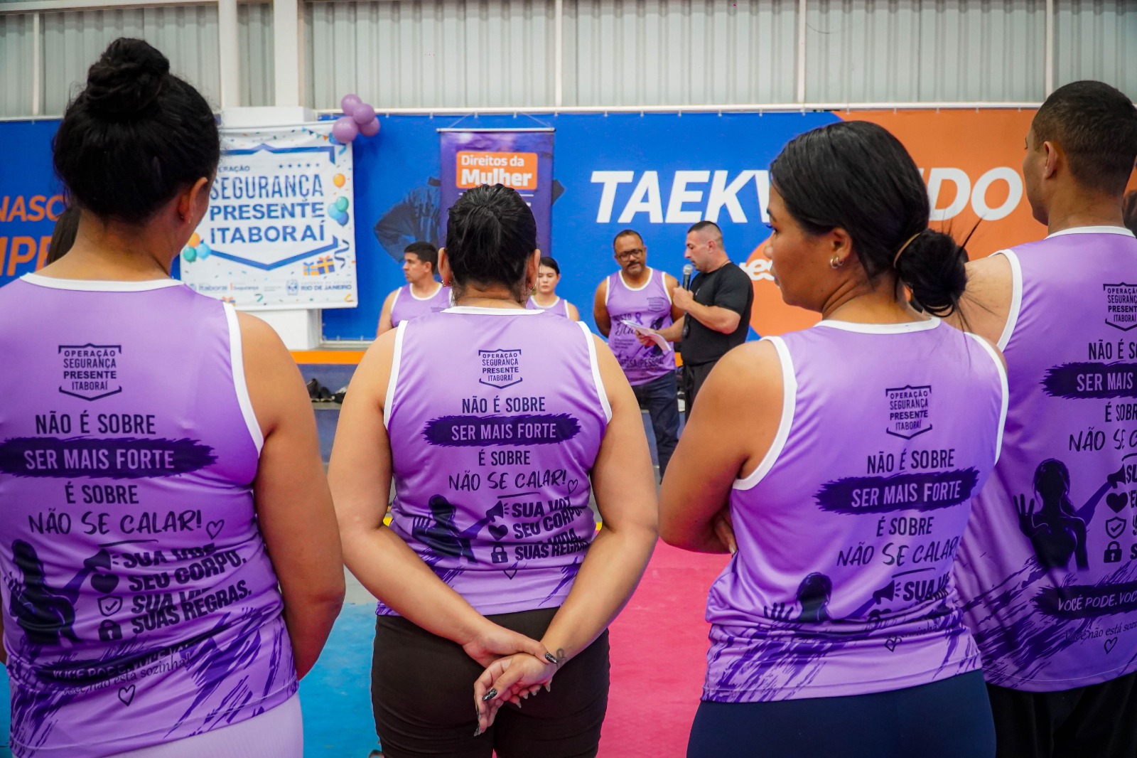 Aulão de luta reúne mulheres em ação de conscientização em Itaboraí 167 Aulao de luta reune mulheres em acao de conscientizacao em Itaborai