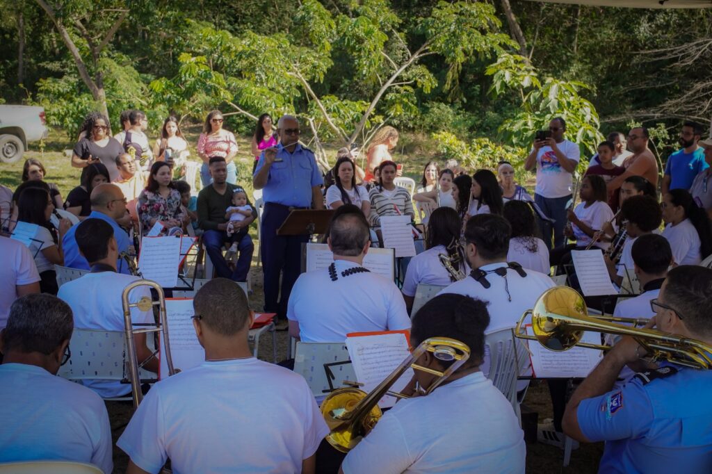 Banda da Guarda Municipal de Itaborai encanta publico com concerto no Parque Paleontologico 3