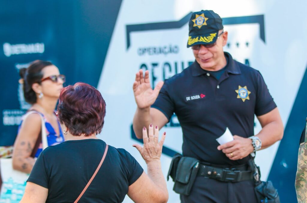 Guarda Civil Municipal promove conscientização contra violência doméstica 167 FOTO 1 ACAO LEVOU ORIENTACOES E RECEBEU DENUNCIAS NAS RUAS