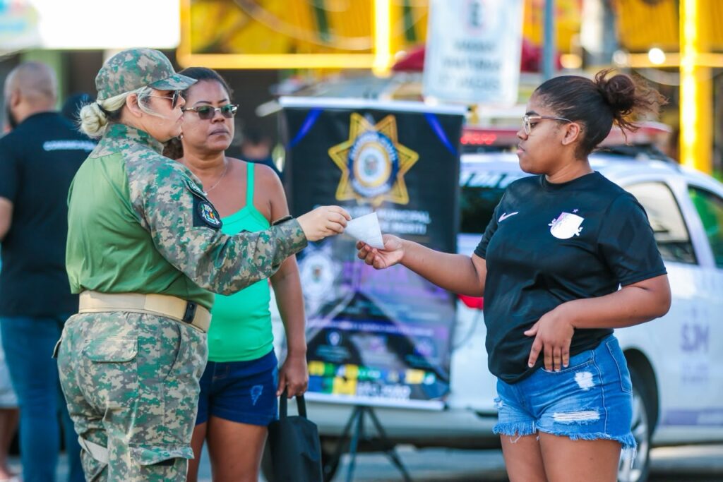 Guarda Civil Municipal promove conscientização contra violência doméstica 165 FOTO 2 AS EQUIPES IRAO A OUTROS PONTOS DA CIDADE COM A ACAO