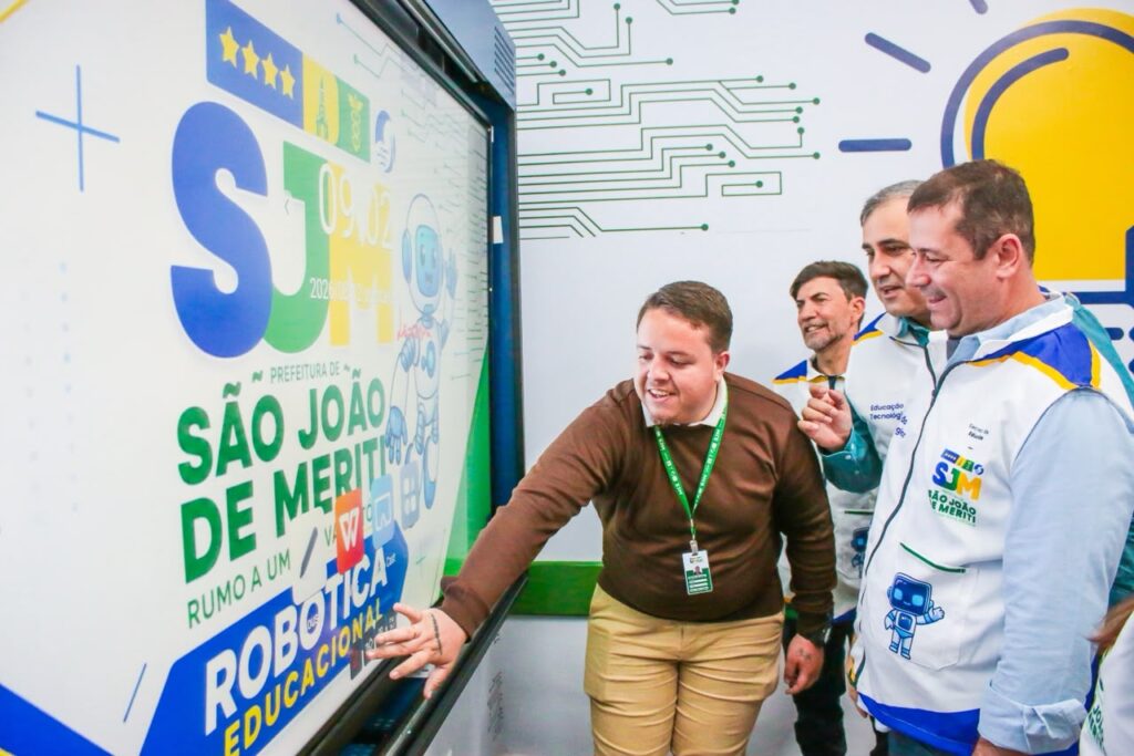 Prefeitura de Meriti inaugura primeira Sala de Robótica e Tecnologia da rede municipal 173 Foto 1 SalaRobotica