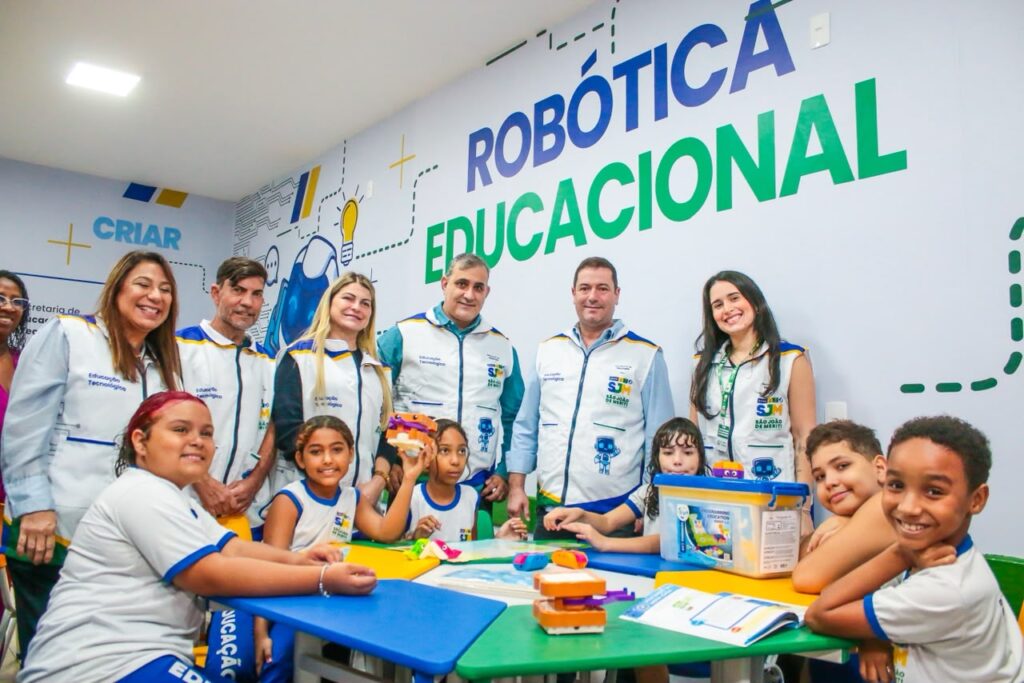 Prefeitura de Meriti inaugura primeira Sala de Robótica e Tecnologia da rede municipal 174 Foto 2 SalaRobotica