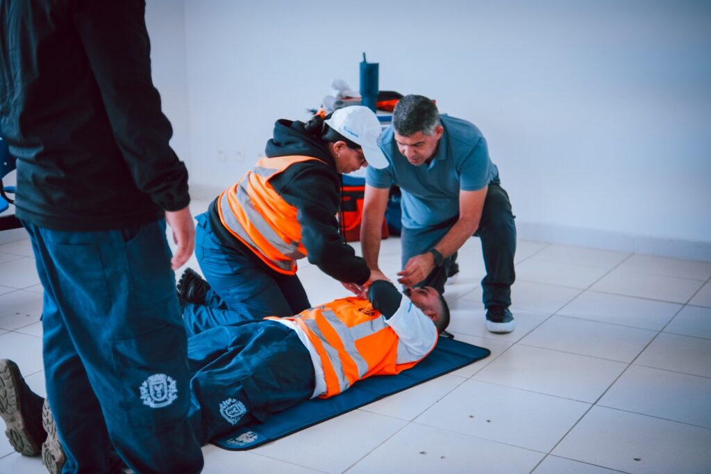Itaboraí capacita orientadores de trânsito para atuação em situações de emergência 162 Itaborai capacita orientadores de transito para atuacao em situacoes de emergencia 2
