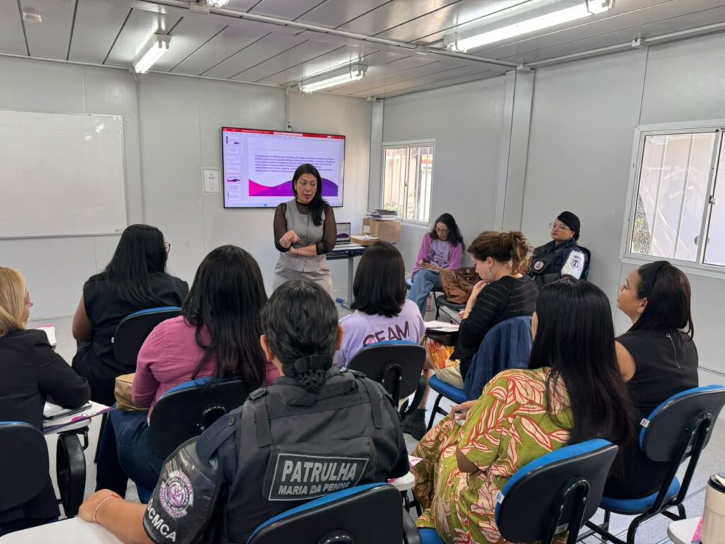Municipios da regiao participam de capacitacao sobre politicas de atendimento as mulheres