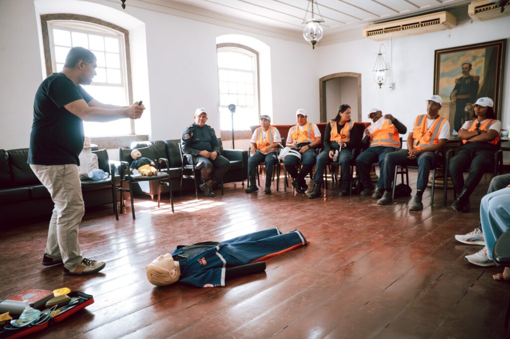 Orientadores de trânsito e guardas municipais recebem treinamento em primeiros socorros em Itaboraí 172 Orientadores de transito e guardas municipais recebem treinamento em primeiros socorros em Itaborai 2