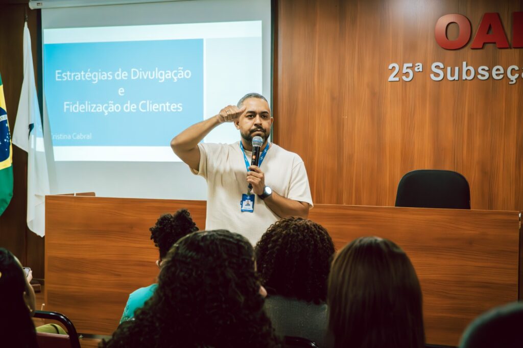 Palestra do Sebrae sobre estratégias de divulgação e reúne empreendedores no Centro de Itaboraí 165 Palestra sobre estrategias de divulgacao e fidelizacao de clientes reune empreendedores no Centro de Itaborai