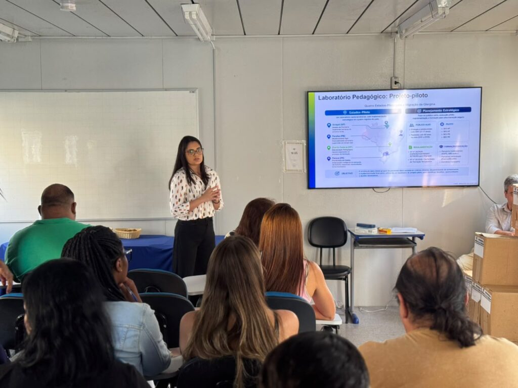 Rio das Ostras qualifica profissionais para uso de novo medicamento para diabetes 156 Qualificacao profissional possibilita melhor atendimento a populacao cm medicamento mais moderno Foto Eduardo Yoshi