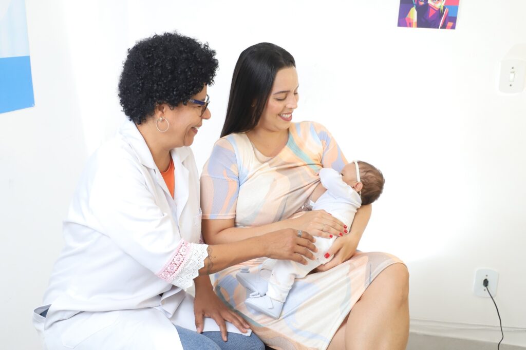 Rio das Ostras incentiva aleitamento tem profissionais capacitados a orientar maes e familias Foto Akilla Ribeiro