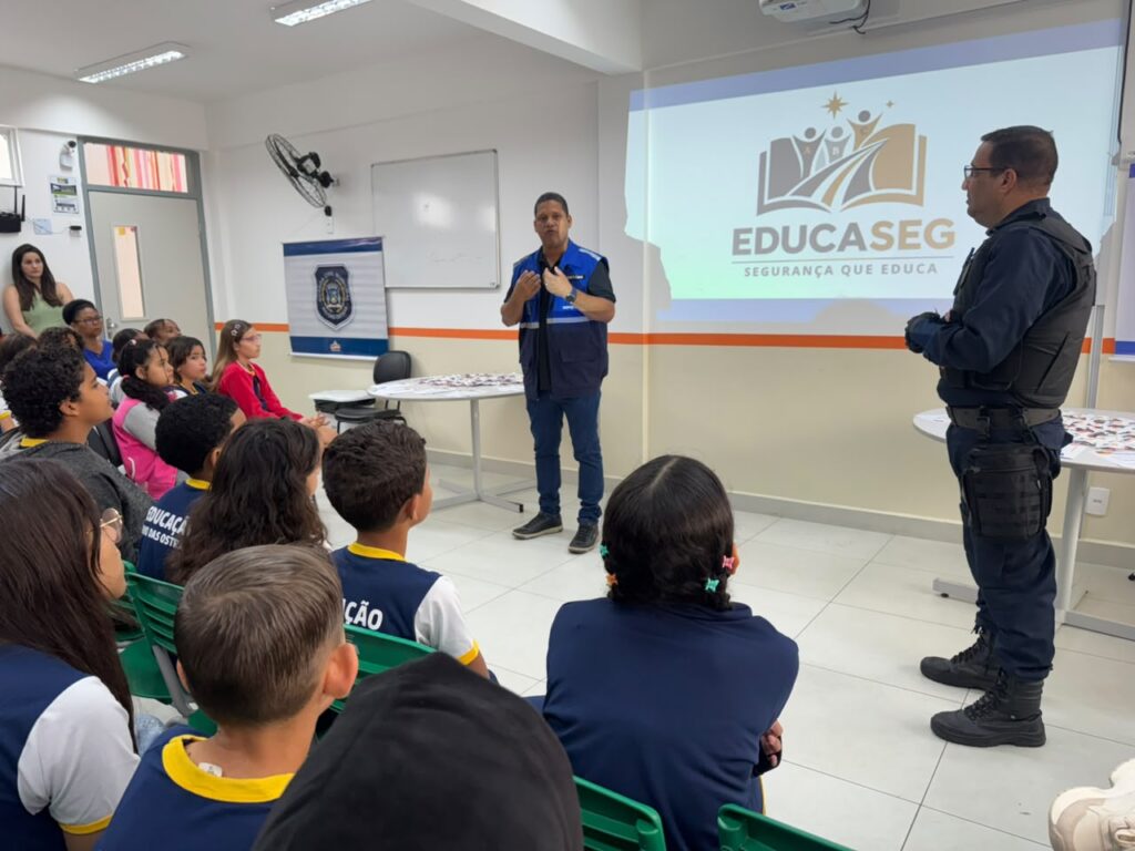 secretario de Guarda Transito e Ordem Publica Carlos Menegasi destacou que o objetivo do Programa Educaseg e contribuir para a formacao cidada dos estudantes Foto Secom