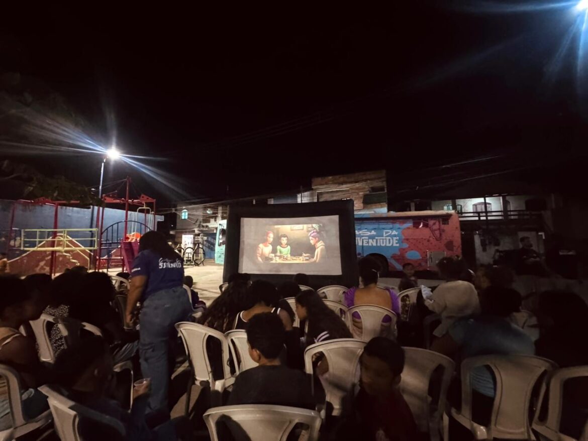 prefeitura-de-marica-leva-cinema-itinerante-para-jovens-de-inoa prefeitura-de-marica-leva-cinema-itinerante-para-jovens-de-inoa