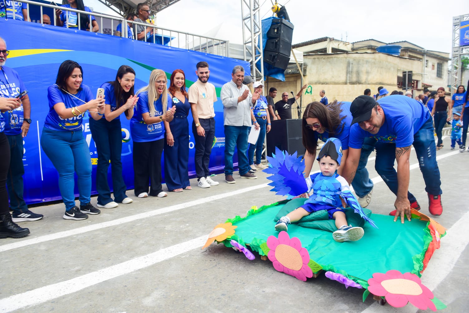 Belford Roxo abre Desfile Cívico da Semana da Pátria da Independência no Jardim Redentor 177 5 REDENTOR PREFITA E ALUNO DANIEL RUBAO