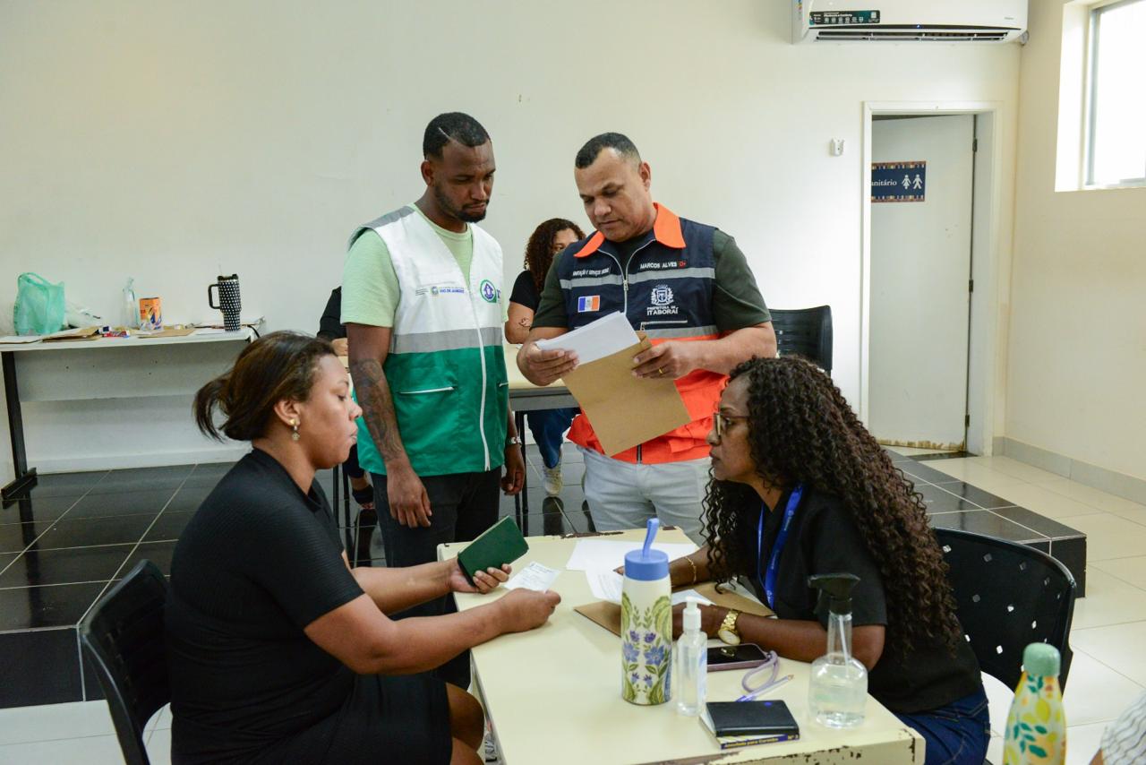 Itaborai realiza acao de Regularizacao Fundiaria na Colonia 2