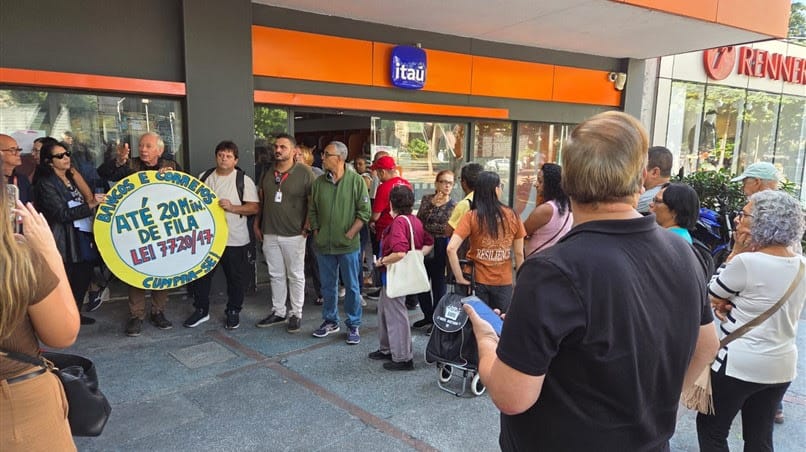 comissao-da-alerj-flagra-bancos-descumprindo-lei-que-define-ate-20-minutos-de-espera-nas-filas comissao-da-alerj-flagra-bancos-descumprindo-lei-que-define-ate-20-minutos-de-espera-nas-filas
