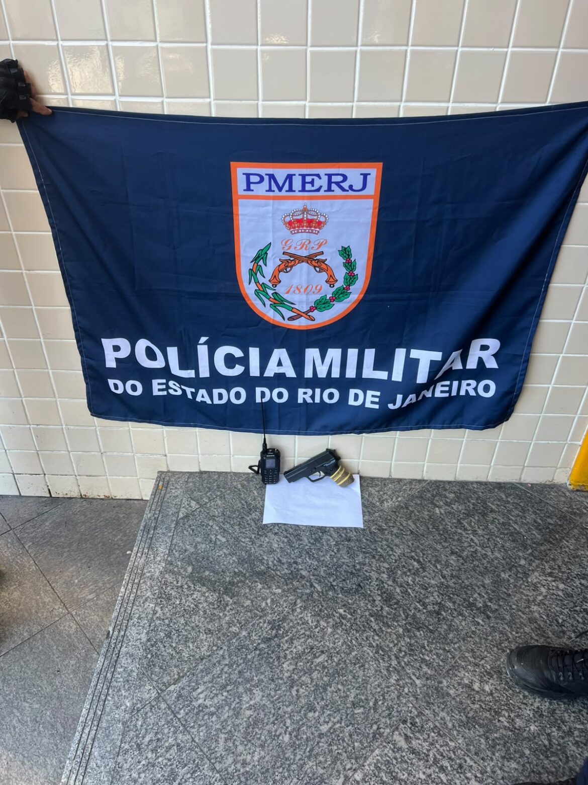 jovem-preso-por-associacao-ao-trafico-em-niteroi jovem-preso-por-associacao-ao-trafico-em-niteroi