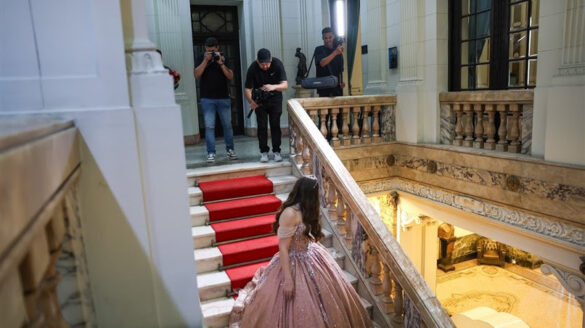 ensaios-fotograficos-podem-ser-feitos-de-forma-gratuita-no-interior-do-palacio-tiradentes ensaios-fotograficos-podem-ser-feitos-de-forma-gratuita-no-interior-do-palacio-tiradentes