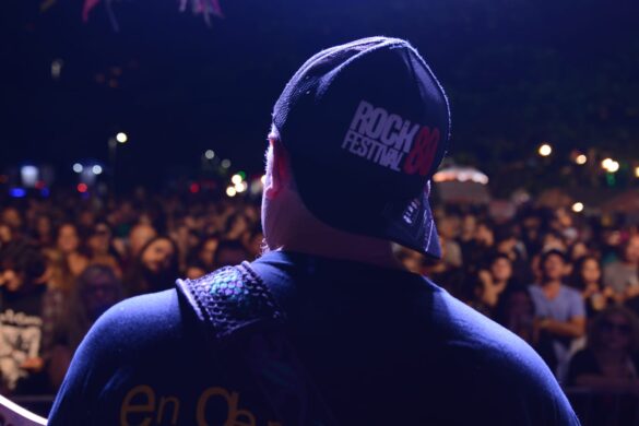rock-80-festival-leva-musica,-gastronomia-e-lazer-para-a-gloria-em-mais-uma-edicao-gratuita-no-rio rock-80-festival-leva-musica,-gastronomia-e-lazer-para-a-gloria-em-mais-uma-edicao-gratuita-no-rio