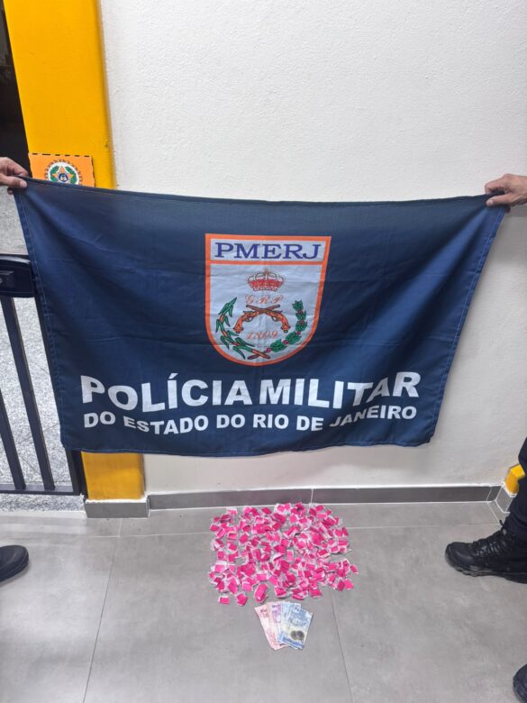 jovem-preso-por-trafico-de-drogas-em-niteroi jovem-preso-por-trafico-de-drogas-em-niteroi