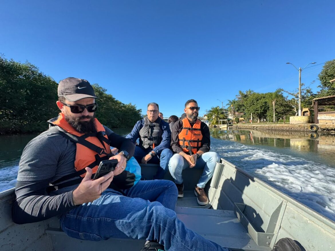 As equipes percorreram o Rio das Ostras e seus afluentes, realizando inspeções e levantamentos técnicos Foto Secom