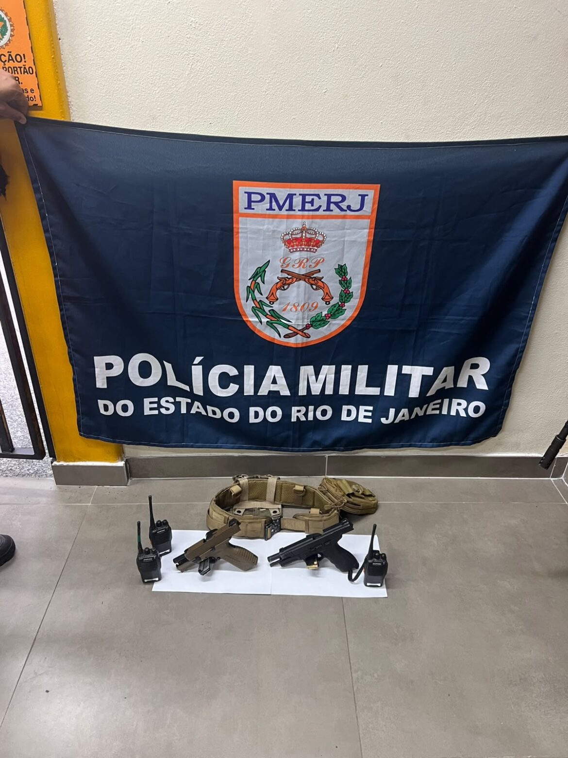 operacao-policial-resulta-em-prisao-e-apreensao-de-armas-em-niteroi operacao-policial-resulta-em-prisao-e-apreensao-de-armas-em-niteroi