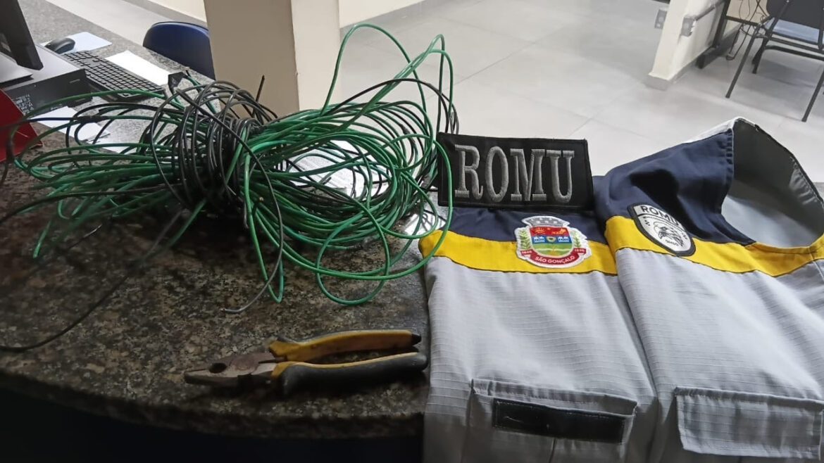 guarda-municipal-prende-homem-acusado-de-furtar-cabos-no-centro guarda-municipal-prende-homem-acusado-de-furtar-cabos-no-centro