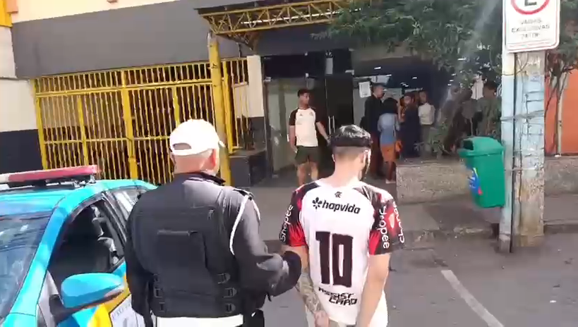 foragido-da-justica-e-preso-em-abordagem-na-rj-104 foragido-da-justica-e-preso-em-abordagem-na-rj-104