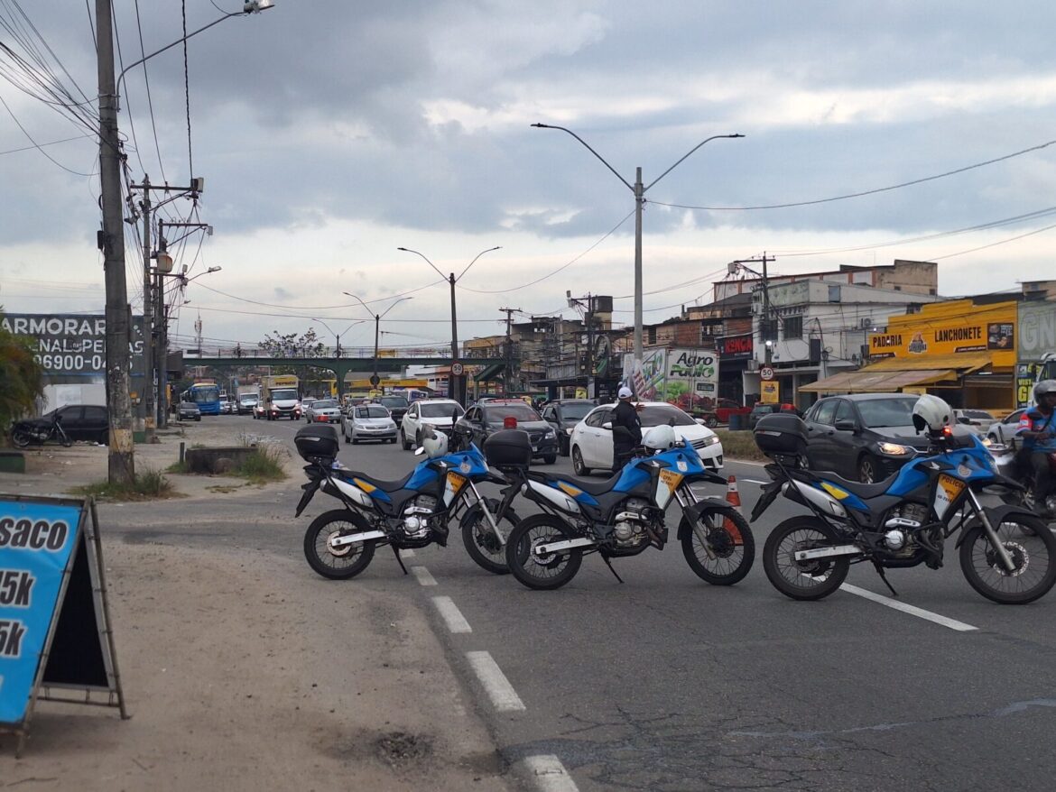 colisao-entre-moto-e-pedestre-deixa-uma-pessoa-morta-e-provoca-transito-intenso-na-rj-106,-no-arsenal colisao-entre-moto-e-pedestre-deixa-uma-pessoa-morta-e-provoca-transito-intenso-na-rj-106,-no-arsenal