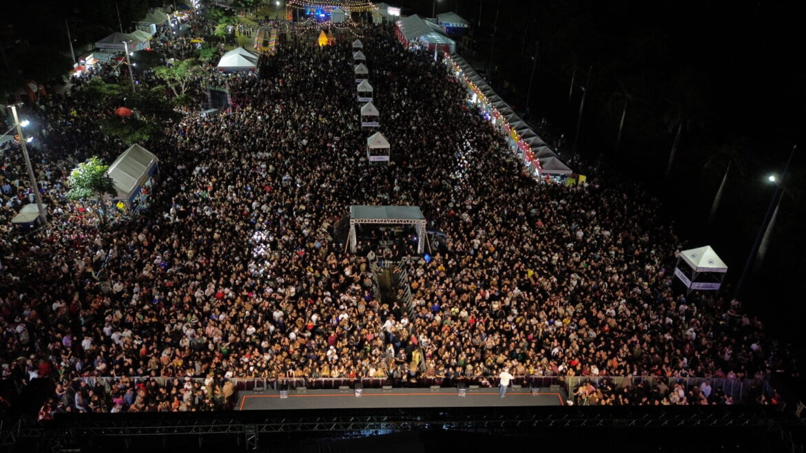 marica:-joao-gomes-reune-multidao-na-abertura-da-festa-da-padroeira marica:-joao-gomes-reune-multidao-na-abertura-da-festa-da-padroeira