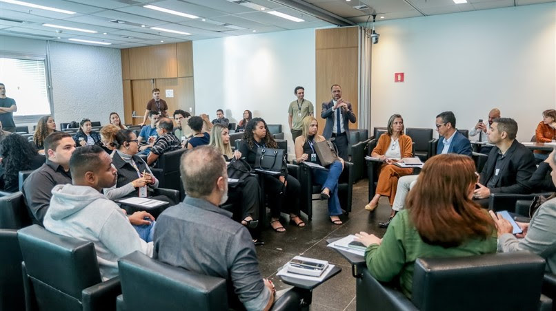 oficina-da-elerj-aproxima-alunos-da-rotina-do-parlamento-e-do-processo-legislativo oficina-da-elerj-aproxima-alunos-da-rotina-do-parlamento-e-do-processo-legislativo