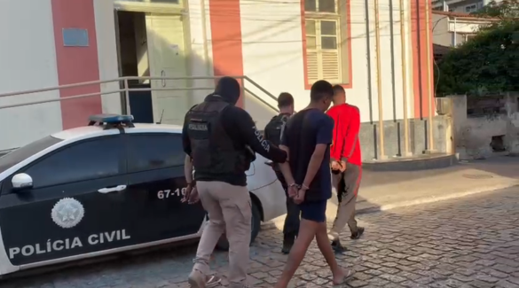 policia-civil-prende-gerente-do-trafico-em-jacone-junto-a-dois-comparsas-do-comando-vermelho policia-civil-prende-gerente-do-trafico-em-jacone-junto-a-dois-comparsas-do-comando-vermelho