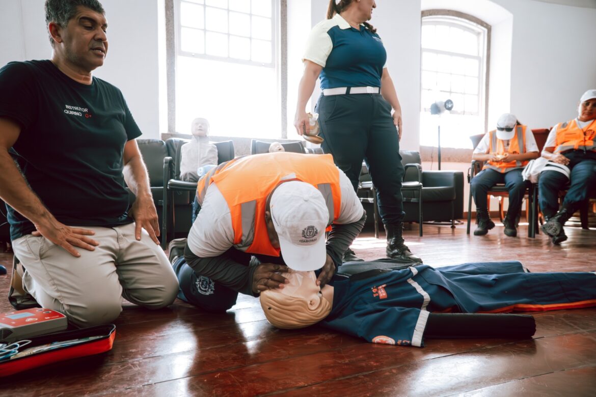 Orientadores de trânsito e guardas municipais recebem treinamento em primeiros socorros em Itaboraí