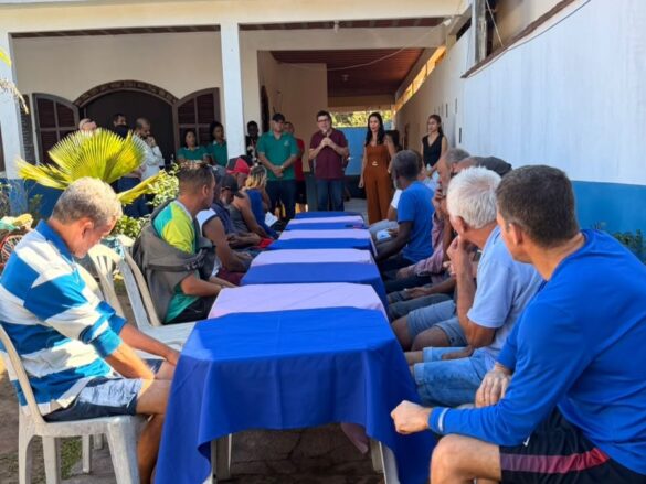 Programação reuniu cerca de 30 assistidos com almoço e apresentações culturais