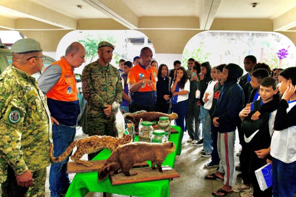 3 – POLICIAMENTO AMBIENTAL EVALDER POLICIAIS E ALUNOS JEOVANI CAMPOS