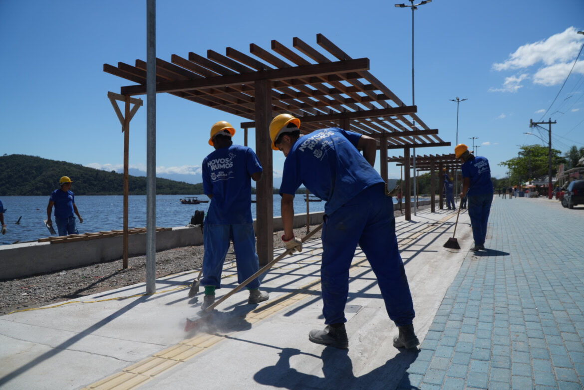 obras-na-praia-das-pedrinhas-estao-recebendo-ajustes-finais obras-na-praia-das-pedrinhas-estao-recebendo-ajustes-finais