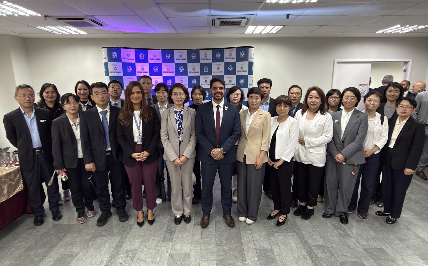 35885 cge rj recebe delegacao chinesa para intercambio de experiencias sobre auditoria ambiental