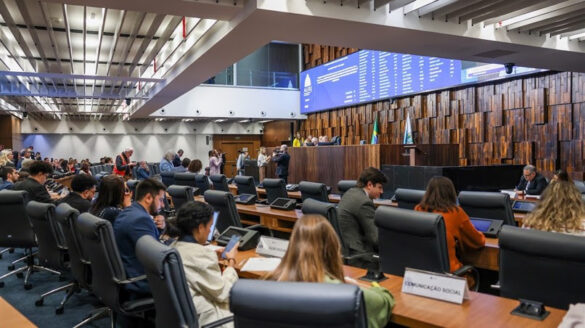 cartazes-sobre-obrigatoriedade-de-desfibrilador-poderao-ser-exigidos-em-centros-de-treinamento cartazes-sobre-obrigatoriedade-de-desfibrilador-poderao-ser-exigidos-em-centros-de-treinamento