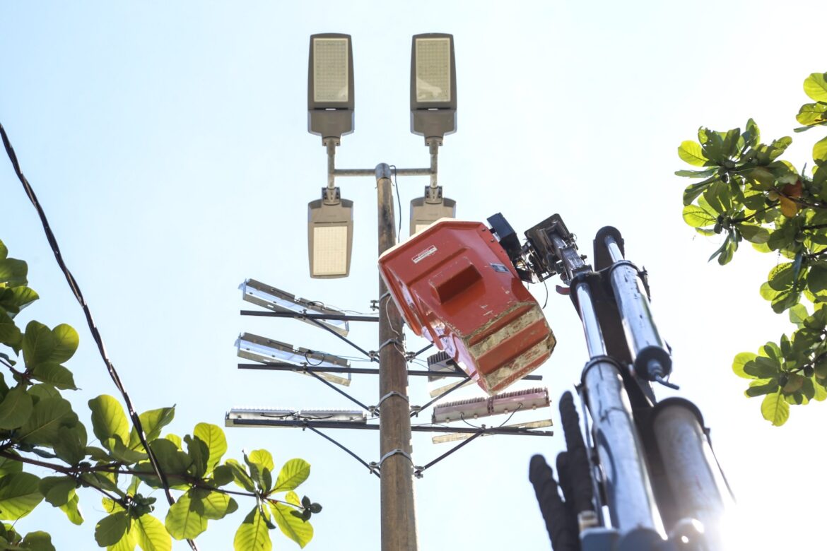 prefeitura-de-niteroi-substitui-postes-de-iluminacao-publica-na-orla-das-praias-das-flechas-e-boa-viagem prefeitura-de-niteroi-substitui-postes-de-iluminacao-publica-na-orla-das-praias-das-flechas-e-boa-viagem